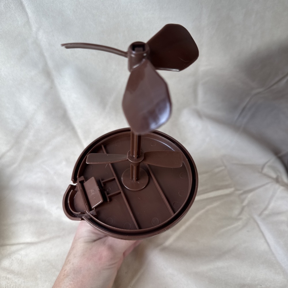 VTG Nestle Quick Nesquik Brown Chocolate Milk Bunny Mixer Plastic‎ Pitcher 24oz - Picture 12 of 14